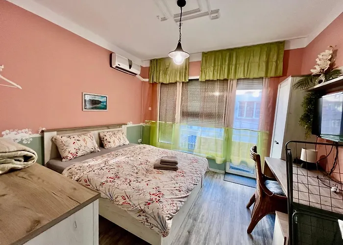 Sea Breeze - Super Center Apartment
